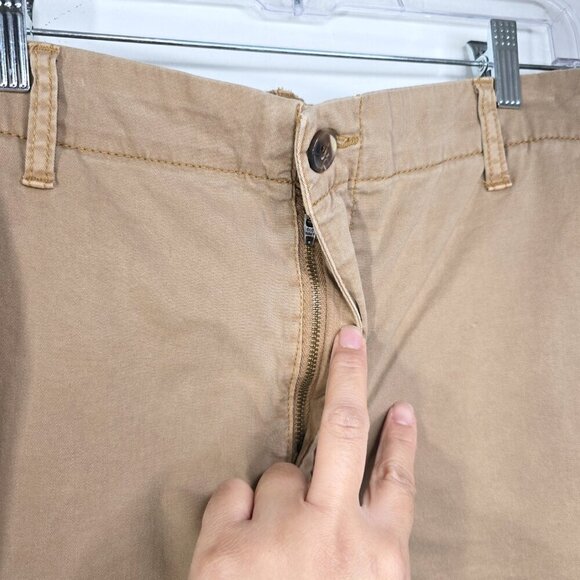 Old Navy OG Chino Shorts in Khaki - Picture 4 of 7